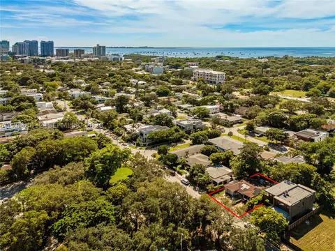View/Area - 3530 Oak Ave, Miami, FL 33133 photo 3 of 4