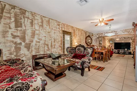 Living - 3530 Oak Ave, Miami, FL 33133 photo 1 of 4