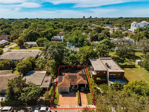 View/Area - 3530 Oak Ave, Miami, FL 33133 photo 1 of 4