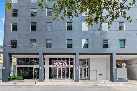 227 NE 2nd St #3106, Miami, FL 33132