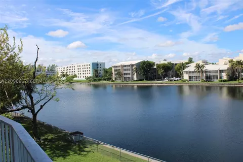 8260 SW 210th St #216, Cutler Bay, FL 33189