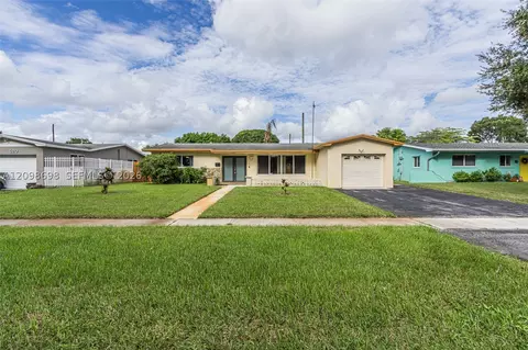510 SW 70th Ave, Pembroke Pines, FL 33023