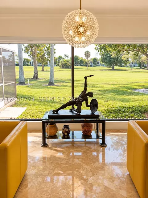 Living - 19265 E Saint Andrews Dr, Hialeah, FL 33015 photo 4 of 5