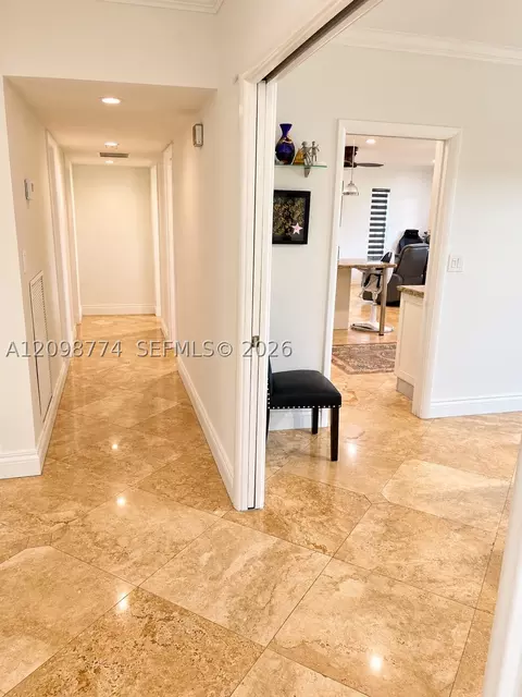 Entry Way - 19265 E Saint Andrews Dr, Hialeah, FL 33015 photo 5 of 7