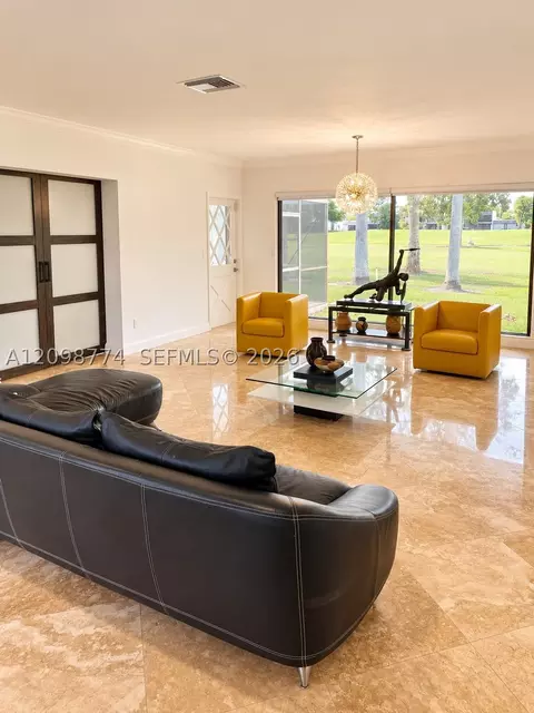 Living - 19265 E Saint Andrews Dr, Hialeah, FL 33015 photo 5 of 5