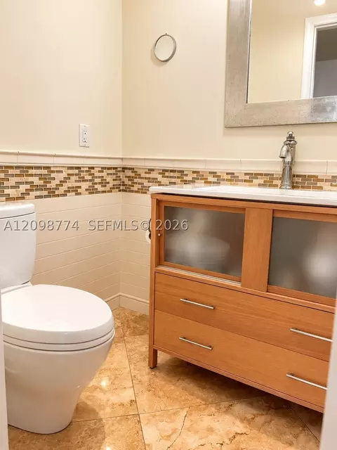 Bath - 19265 E Saint Andrews Dr, Hialeah, FL 33015 photo 9 of 9