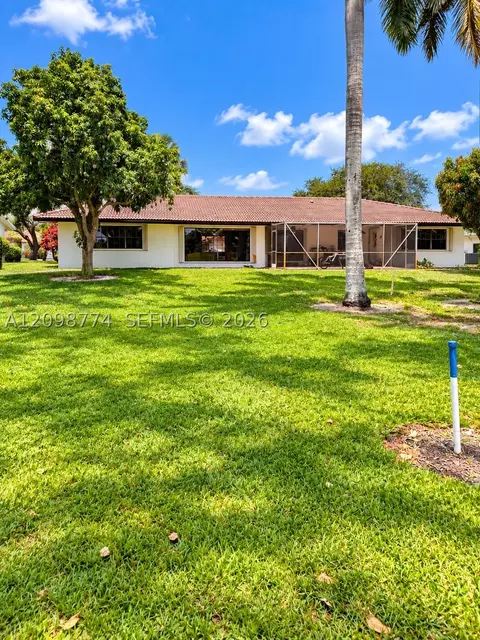 Exterior - 19265 E Saint Andrews Dr, Hialeah, FL 33015 photo 8 of 8