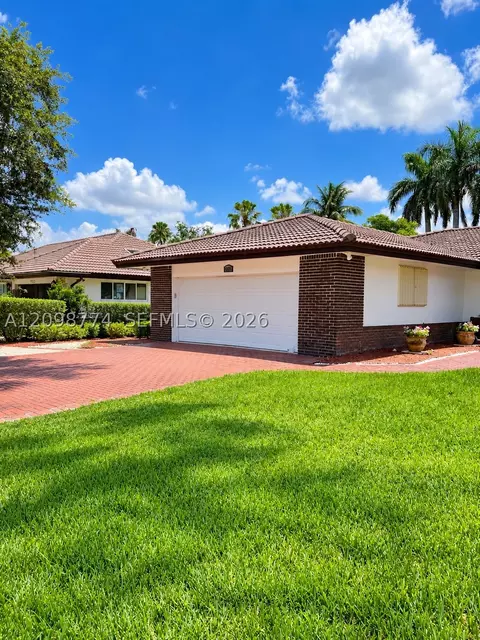 Other - 19265 E Saint Andrews Dr, Hialeah, FL 33015 photo 2 of 11