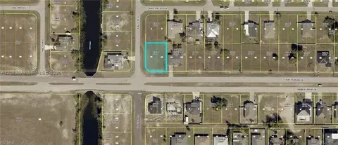 2911 Embers Pkwy W, Cape Coral, FL 33993