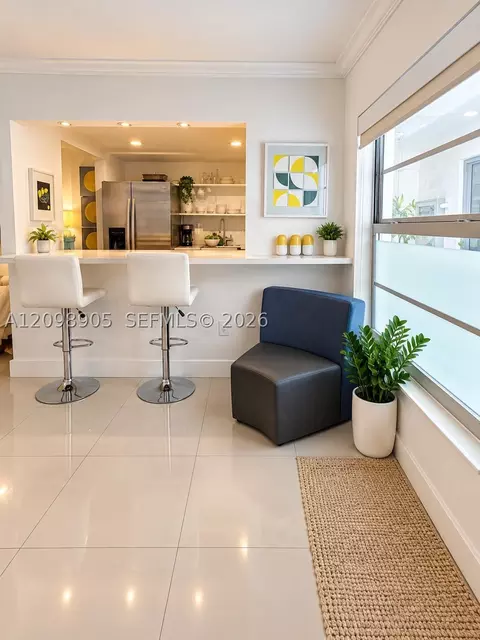 240 Collins Ave #2C, Miami Beach, FL 33139