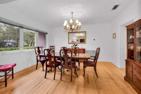 Dining - 1245 Algardi Ave, Coral Gables, FL 33146 photo 1 of 3