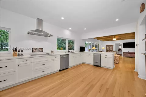 Kitchen - 1245 Algardi Ave, Coral Gables, FL 33146 photo 4 of 5
