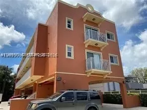 1638 SW 3rd St #302, Miami, FL 33135