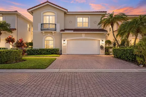 1516 Breakwater Ter, Hollywood, FL 33019