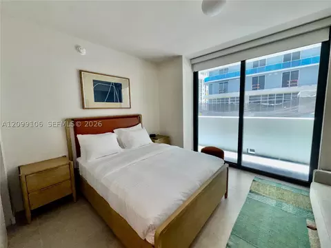 11 NE 6th St #208, Miami, FL 33132