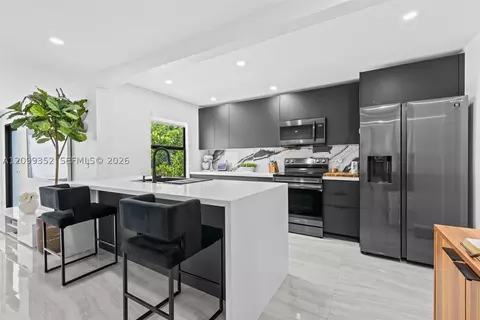 544 SW 13th Ave, Fort Lauderdale, FL 33312