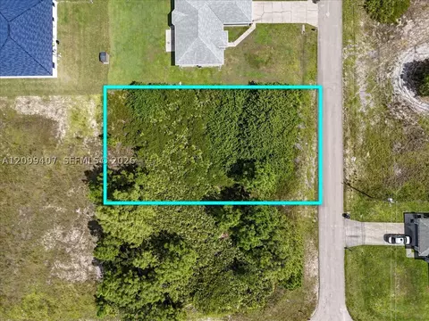 2816 25 St SW, Lehigh Acres, FL 33976