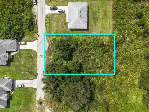 3702 25 St SW, Lehigh Acres, FL 33976