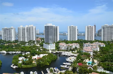 1000 W Island Blvd #2909, Aventura, FL 33160