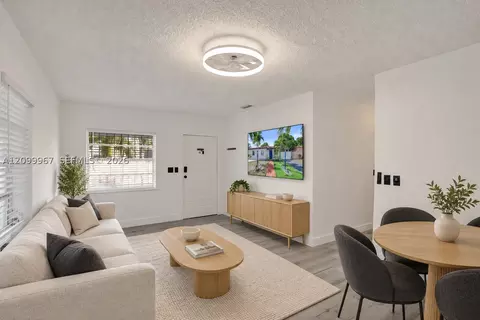 Living - 550 E 10th Ave, Hialeah, FL 33010 photo 3 of 5
