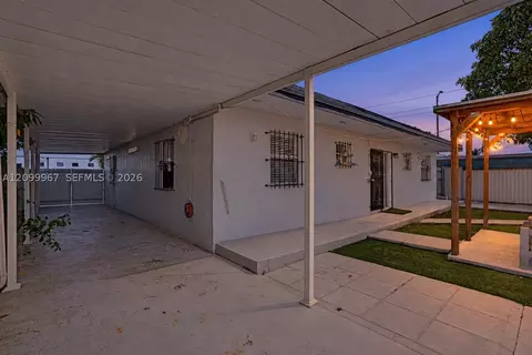 Exterior - 550 E 10th Ave, Hialeah, FL 33010 photo 4 of 4