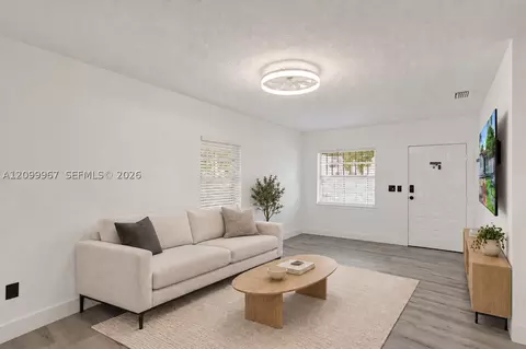 Living - 550 E 10th Ave, Hialeah, FL 33010 photo 4 of 5