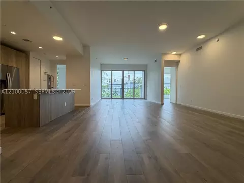 529 SW 11th St #203, Miami, FL 33129