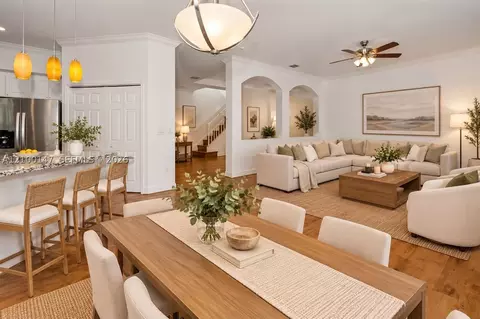2010 NW 98th Way, Pembroke Pines, FL 33024