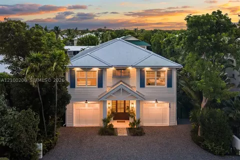 226 Navajo St, Tavernier, FL 33070