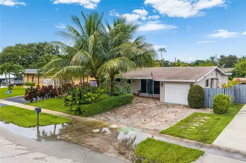 6451 Scott St, Hollywood, FL 33024