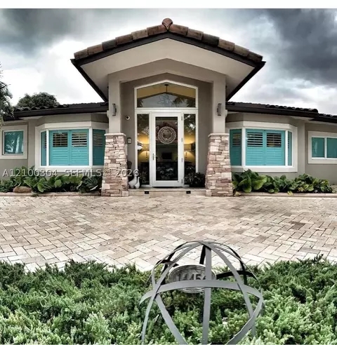 14456 SW Kendale Lakes Blvd, Miami, FL 33183