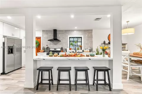 Kitchen - 5802 W 3rd Ave, Hialeah, FL 33012 photo 9 of 10