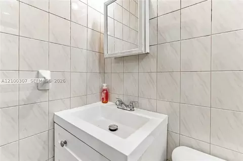 Bath - 5802 W 3rd Ave, Hialeah, FL 33012 photo 5 of 5