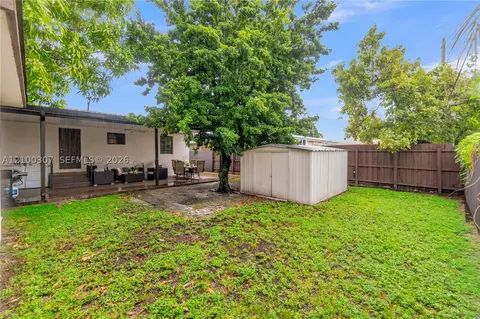 Exterior - 5802 W 3rd Ave, Hialeah, FL 33012 photo 3 of 6
