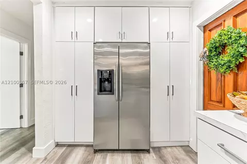 Kitchen - 5802 W 3rd Ave, Hialeah, FL 33012 photo 3 of 10