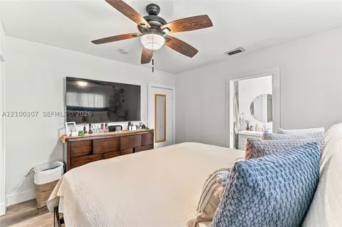 Bedroom - 5802 W 3rd Ave, Hialeah, FL 33012 photo 2 of 5