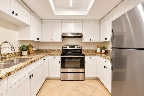 2009 SE 10th Ave #302, Fort Lauderdale, FL 33316