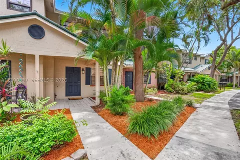 506 Westree Ln, Plantation, FL 33324