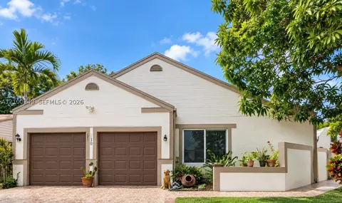 1230 SW 84th Ter, Pembroke Pines, FL 33025