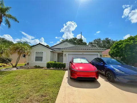 2411 NW 184th Ter, Pembroke Pines, FL 33029