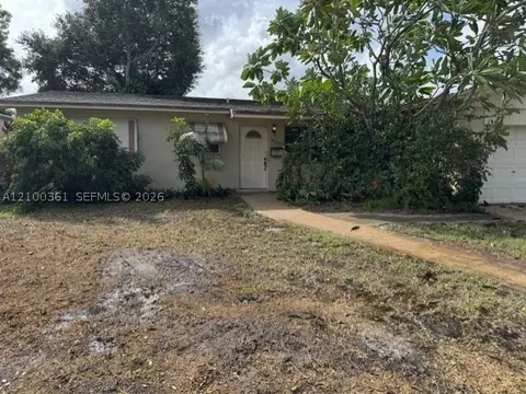 650 SW Sw 68th Blvd, Pembroke Pines, FL 33023