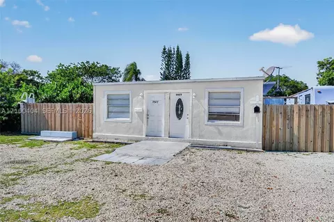 5925 SW 64th St, South Miami, FL 33143