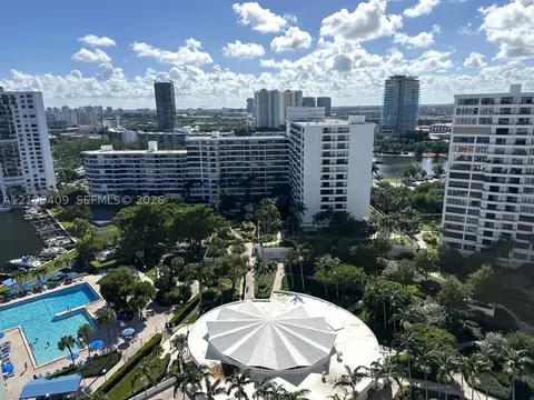 2500 Parkview Dr #2018, Hallandale Beach, FL 33009
