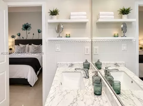 918 Ocean Dr #201, Miami Beach, FL 33139