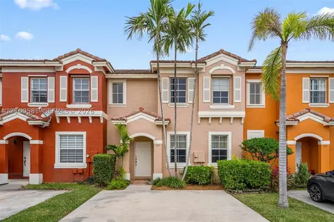 645 E Mowry Ct, Homestead, FL 33030