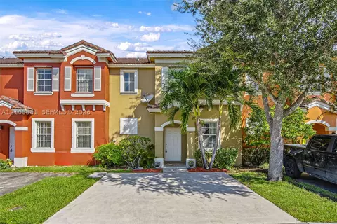 645 E Mowry Ct, Homestead, FL 33030
