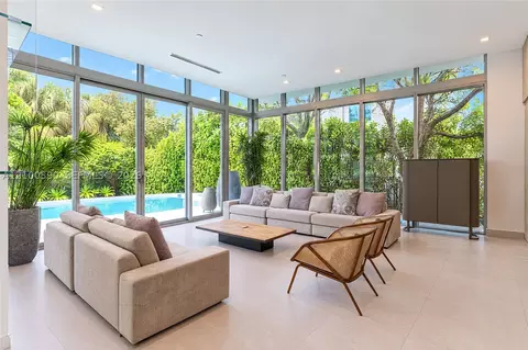 Living - 110 Reef Ln #10, Key Biscayne, FL 33149 photo 1 of 4