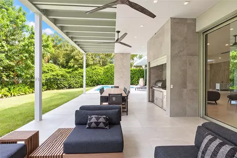 Exterior - 110 Reef Ln #10, Key Biscayne, FL 33149 photo 4 of 15