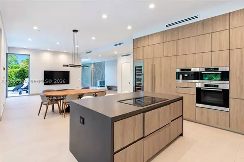 Kitchen - 110 Reef Ln #10, Key Biscayne, FL 33149 photo 1 of 1