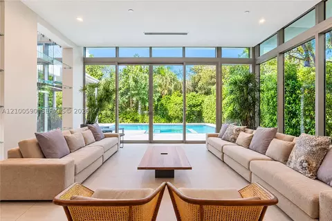 Living - 110 Reef Ln #10, Key Biscayne, FL 33149 photo 2 of 4